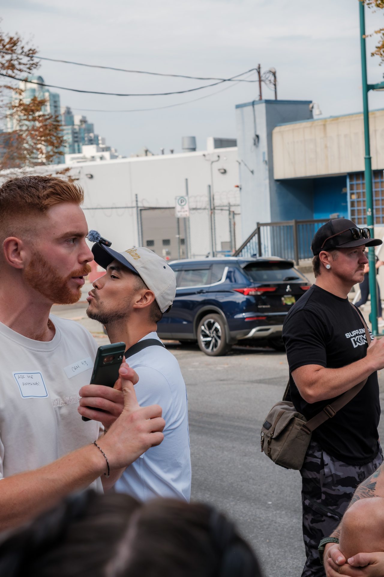 Team support and encouragement mid-race